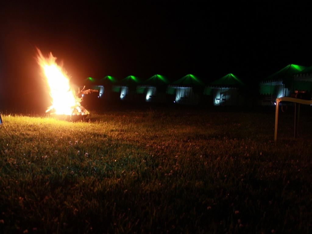 Derra Camp And Resort Jhājra Exterior foto